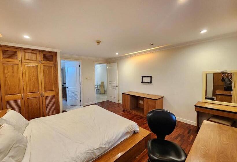 Hellen Rose   Hoang Van Thu