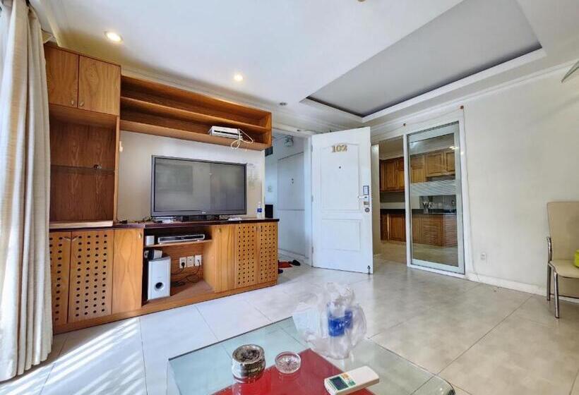 Hellen Rose   Hoang Van Thu