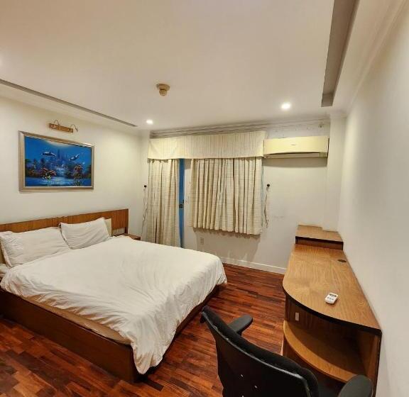 Hellen Rose   Hoang Van Thu