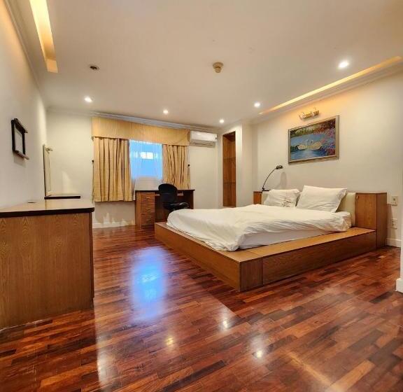 Hellen Rose   Hoang Van Thu