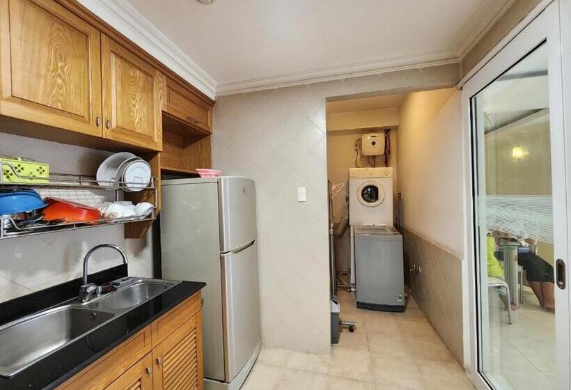 Hellen Rose   Hoang Van Thu