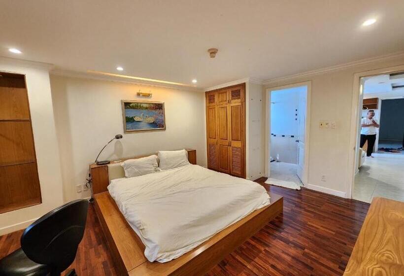 Hellen Rose   Hoang Van Thu