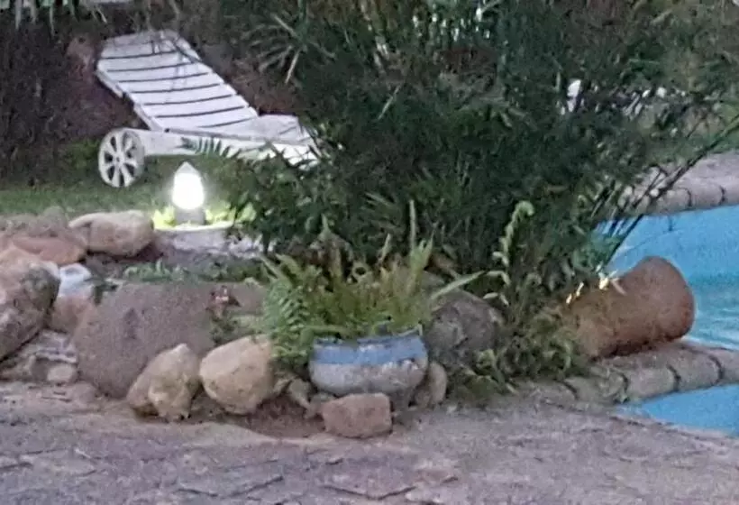 هتل Indrilodge