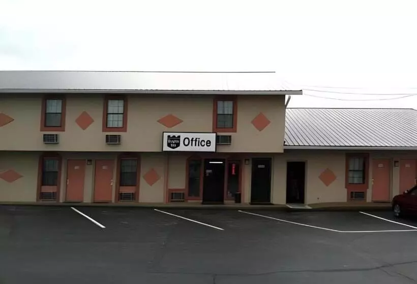 Hotelli Knights Inn   Wildersville, Tn