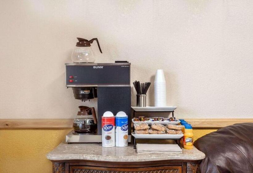 호텔 Knights Inn Wildersville, Tn