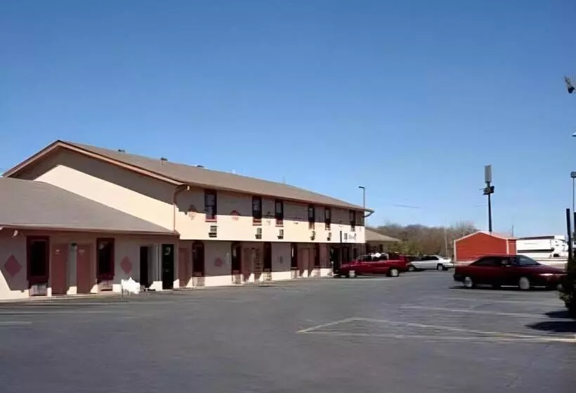 Hotelli Knights Inn   Wildersville, Tn