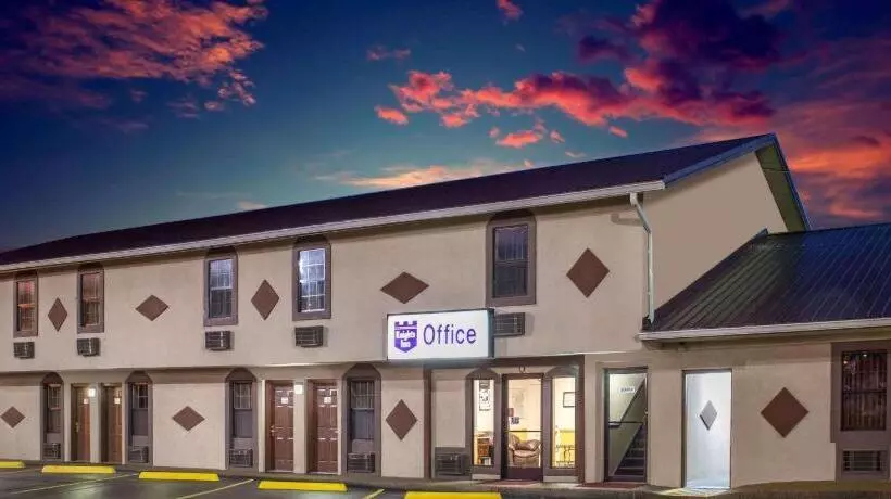 Hotelli Knights Inn   Wildersville, Tn