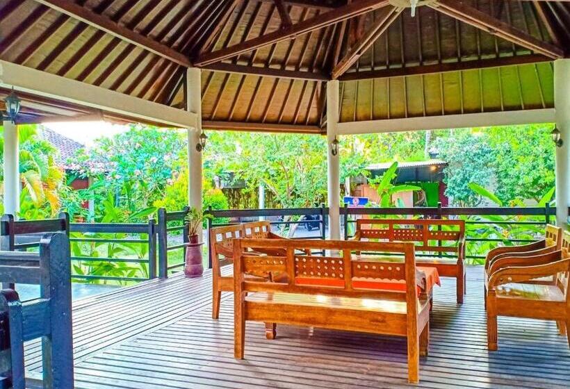 Otel Oyo 1508 Mascot Beach