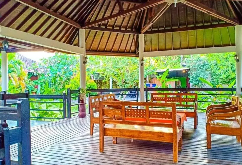 Hotelli Oyo 1508 Mascot Beach