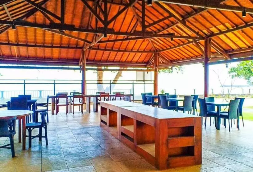Hotelli Oyo 1508 Mascot Beach