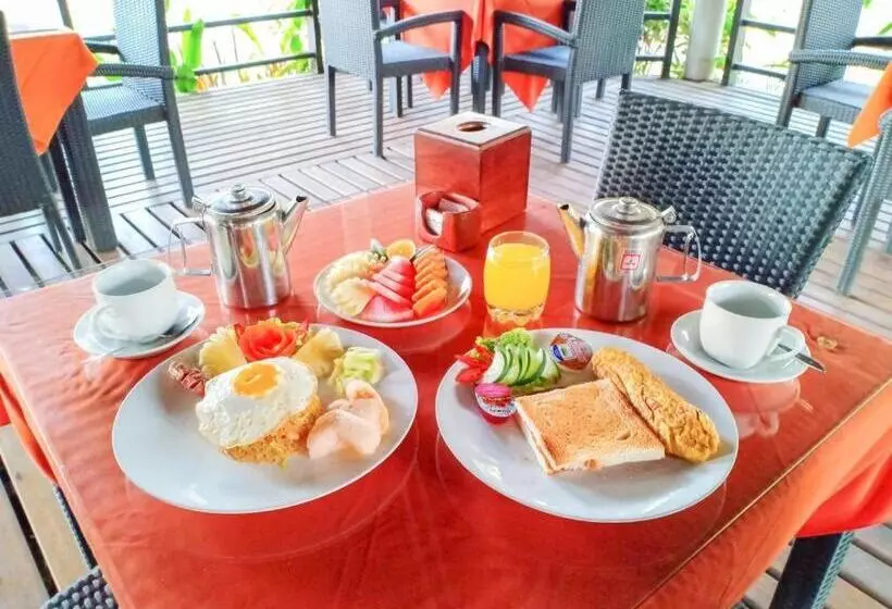 Hotelli Oyo 1508 Mascot Beach