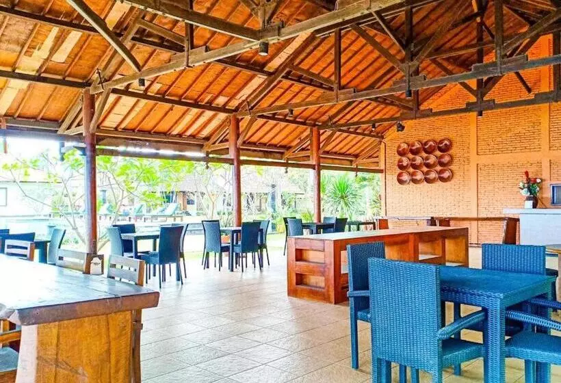 Hotelli Oyo 1508 Mascot Beach