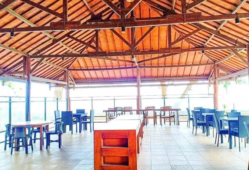 Hotelli Oyo 1508 Mascot Beach