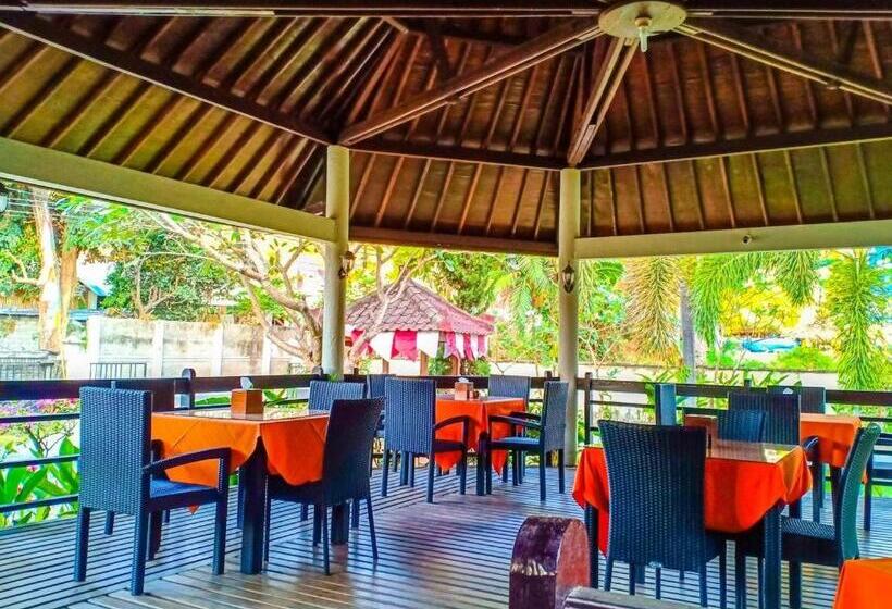 Otel Oyo 1508 Mascot Beach