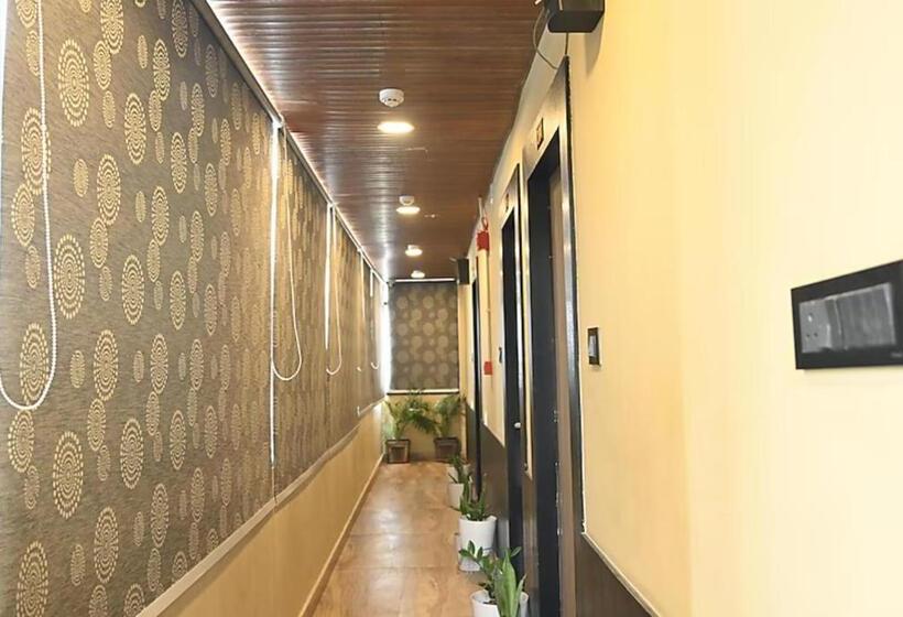 Grg Hotel Moon Ct Road Puri Near Sea Beach   Family Friendly