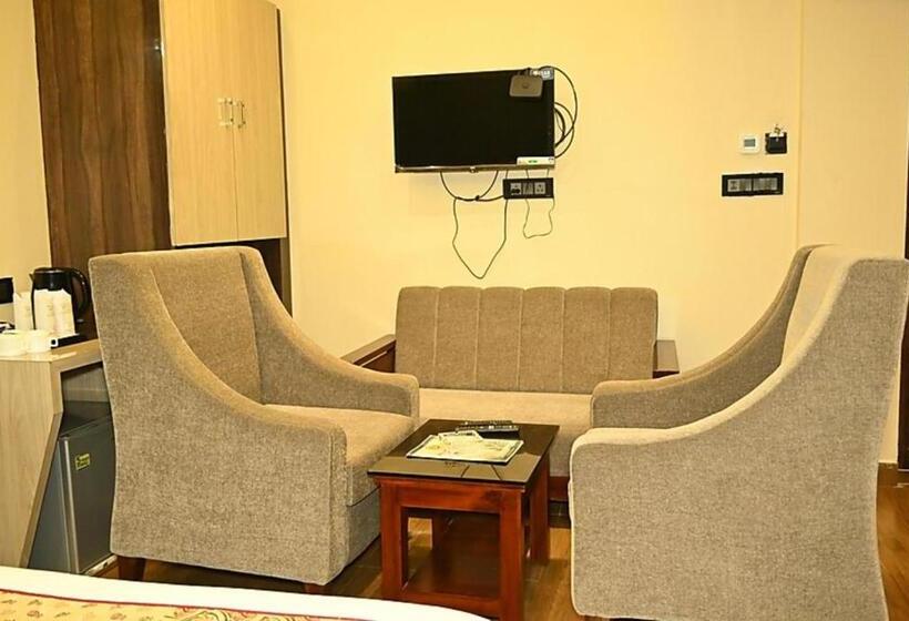 Grg Hotel Moon Ct Road Puri Near Sea Beach   Family Friendly