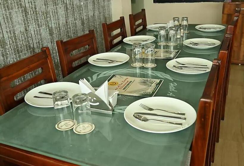 Grg Hotel Moon Ct Road Puri Near Sea Beach   Family Friendly