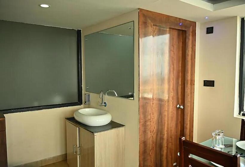 Grg Hotel Moon Ct Road Puri Near Sea Beach   Family Friendly