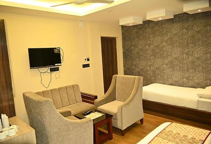 Grg Hotel Moon Ct Road Puri Near Sea Beach   Family Friendly