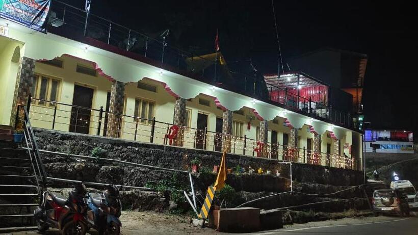 בית מלון כפרי Surya Palace & Restaurant