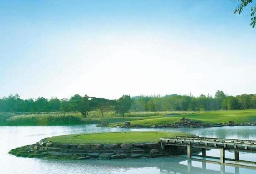 Lake View Hotel And Golf Club