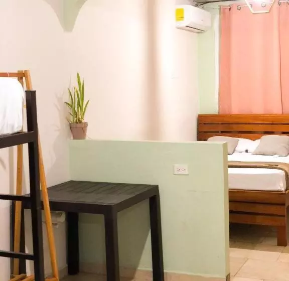 ペンション Hostal Síndigo