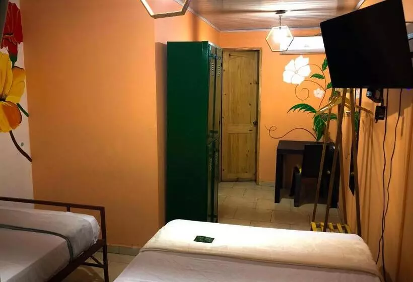 ペンション Hostal Síndigo