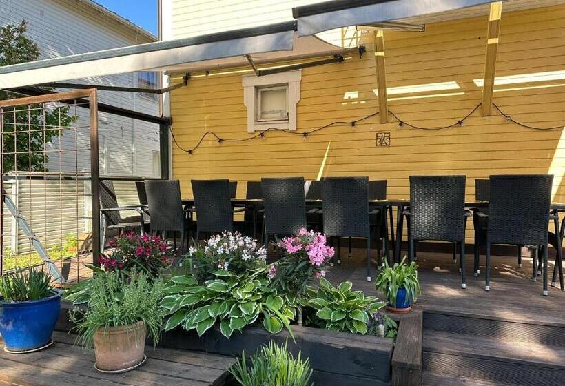 ペンション Matmalmeneva