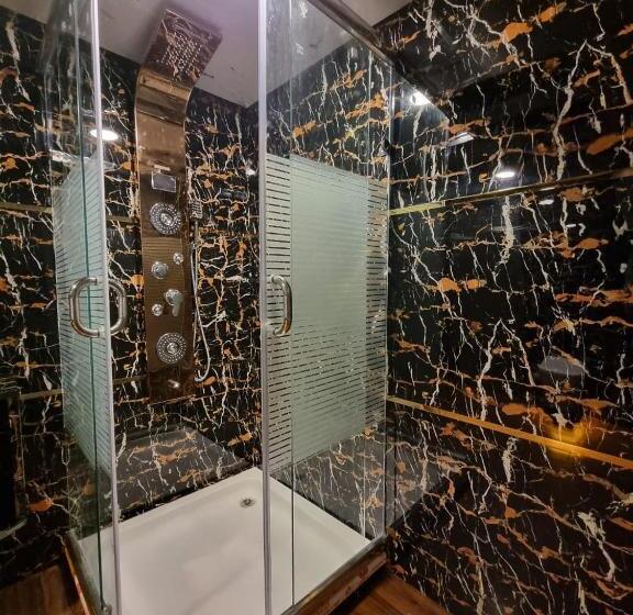 리조트 Aarin Retreatt