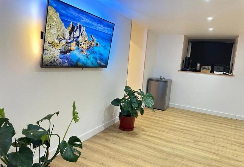 مبيت وإفطار Eden De Roques