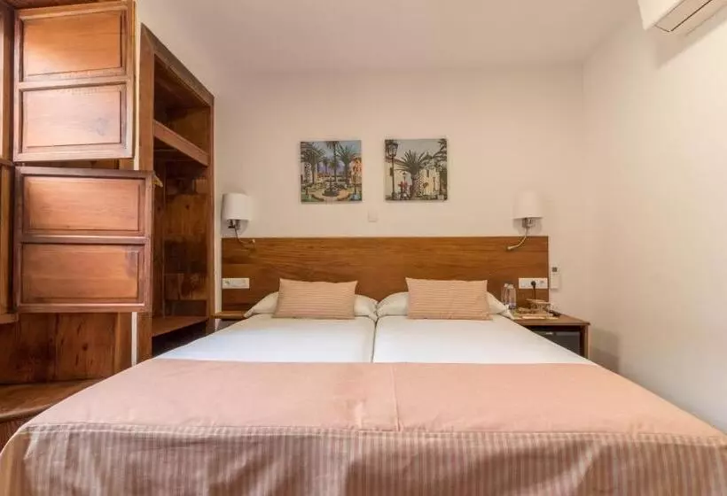 Aamiaismajoitus (B&B) Holiday Time Calle Real