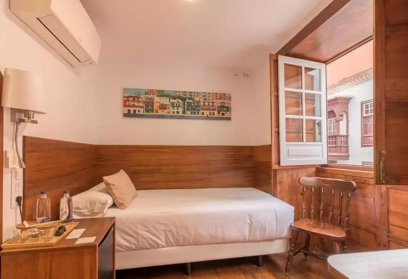 Aamiaismajoitus (B&B) Holiday Time Calle Real