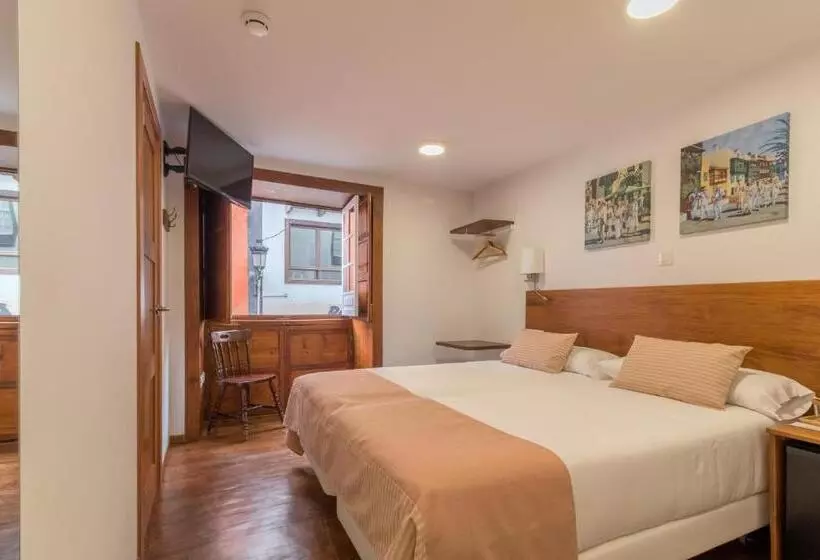 Aamiaismajoitus (B&B) Holiday Time Calle Real