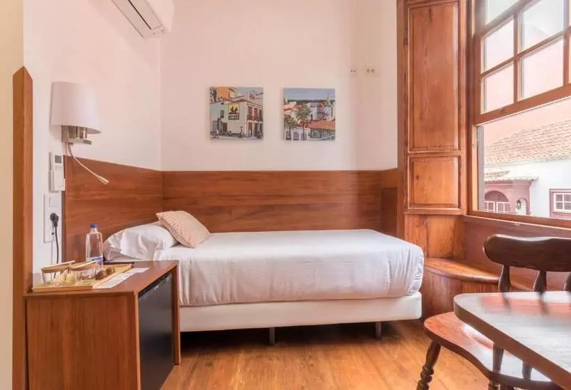 Aamiaismajoitus (B&B) Holiday Time Calle Real