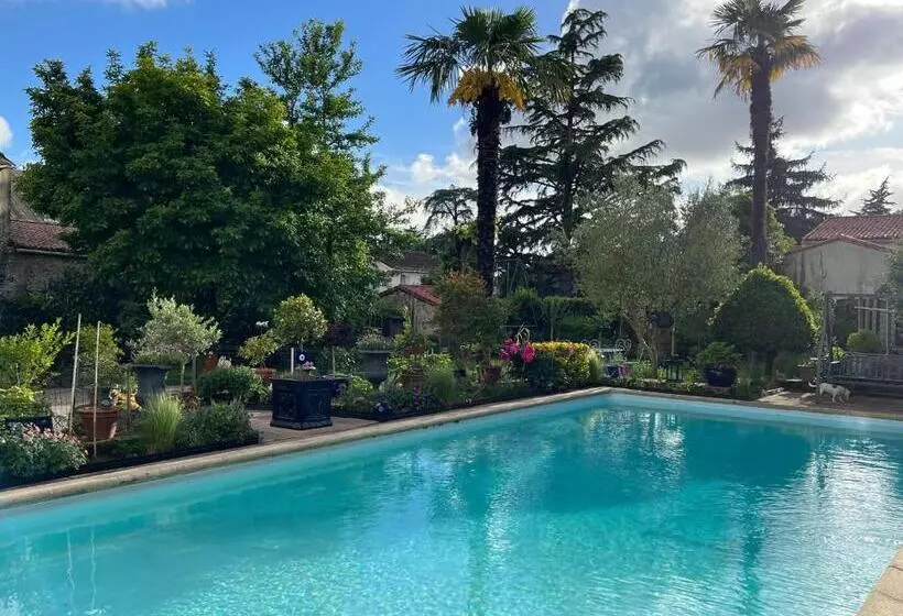 ベッドアンドブレックファースト Le Relais Du Puy