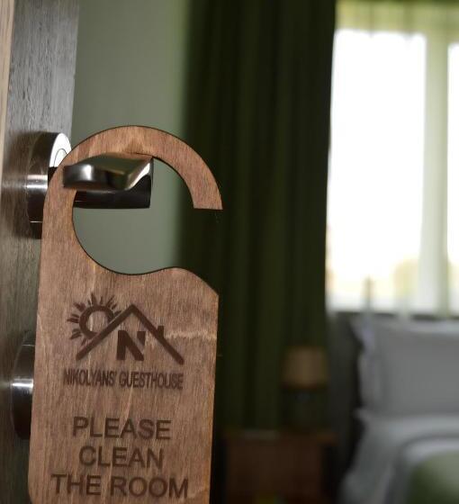 Bed and Breakfast Nikolyans Guesthouse