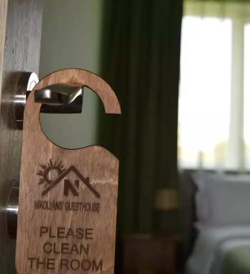 ベッドアンドブレックファースト Nikolyans  Guesthouse