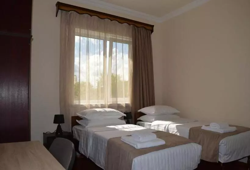 ベッドアンドブレックファースト Nikolyans  Guesthouse