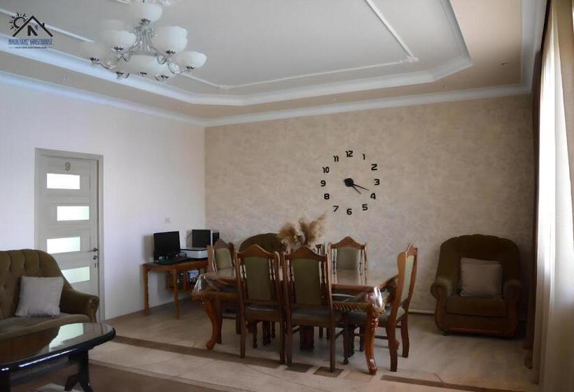 Bed and Breakfast Nikolyans Guesthouse