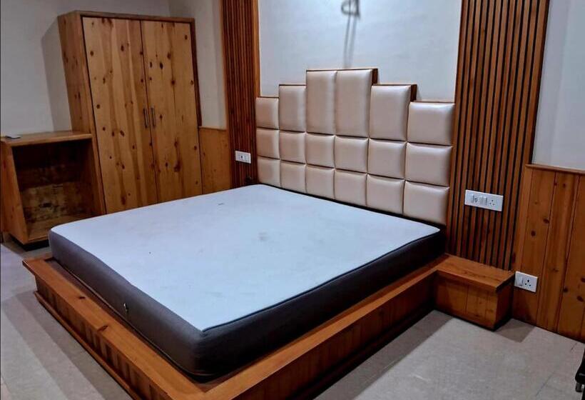 تختخواب و صبحانه The Seraj Heritage Inn