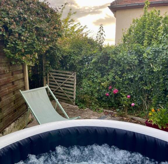 هتل La Chambre Verte Du Gite De Vendome