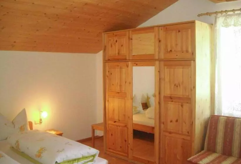 ホテル Gmosnhof Mölten
