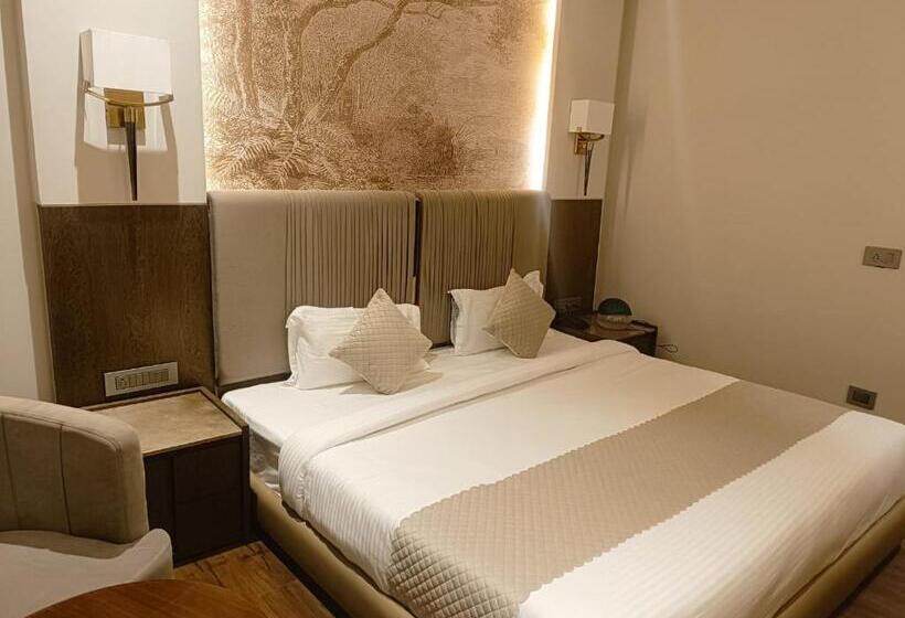 Отель Karlton Inn