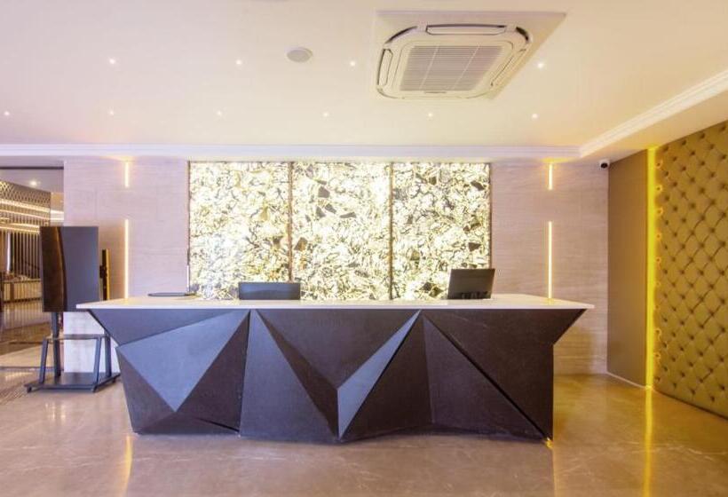 Отель Karlton Inn