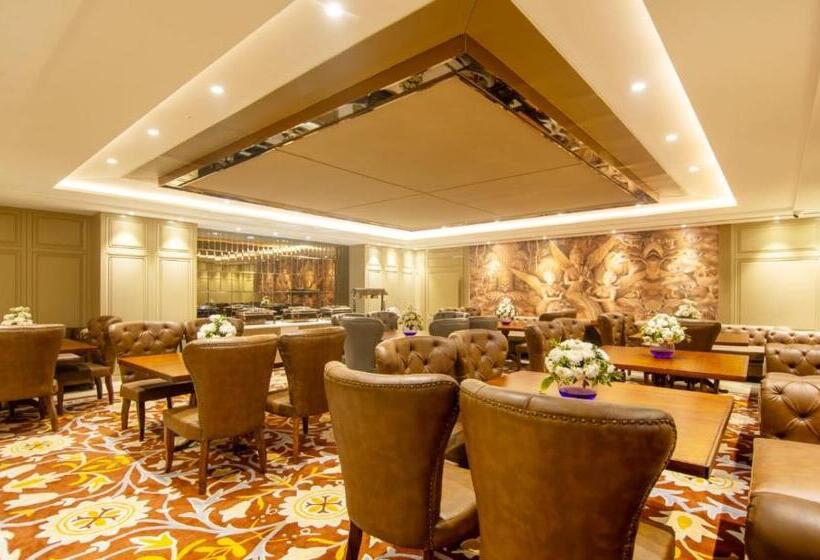 Отель Karlton Inn