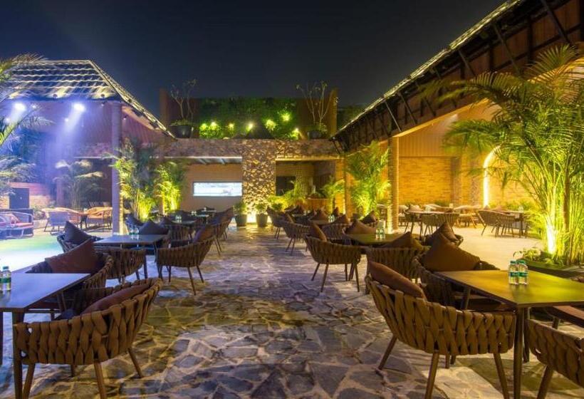 Отель Karlton Inn