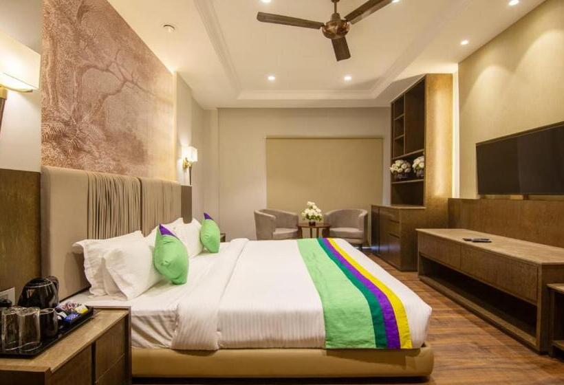 Отель Karlton Inn