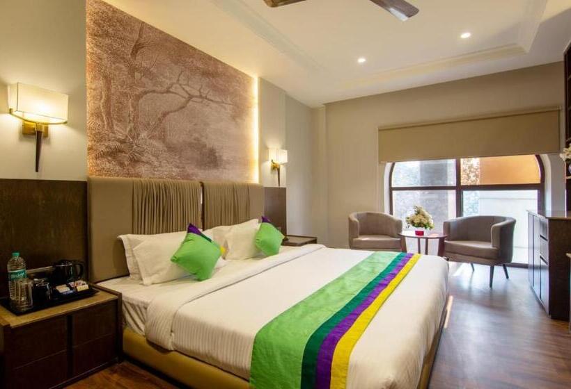 Отель Karlton Inn