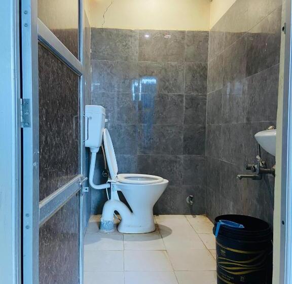 ホテル Narendra Inn