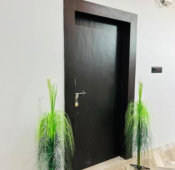 Hotel Padmakar Kashi